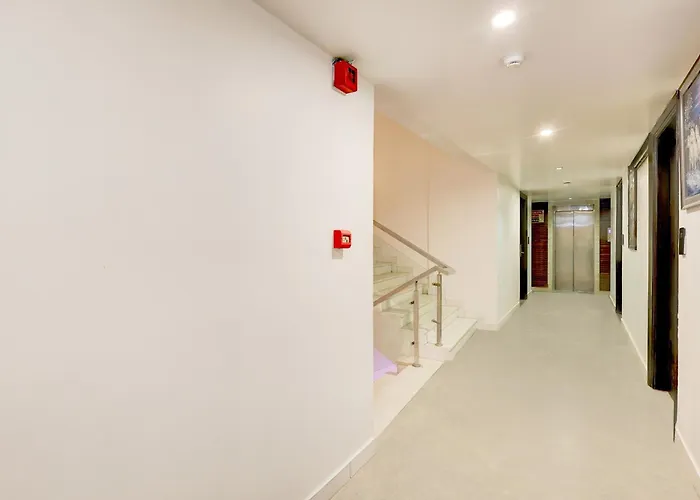 Super Townhouse Oak New Delhi Central Railway Junction Formerly Uppal International